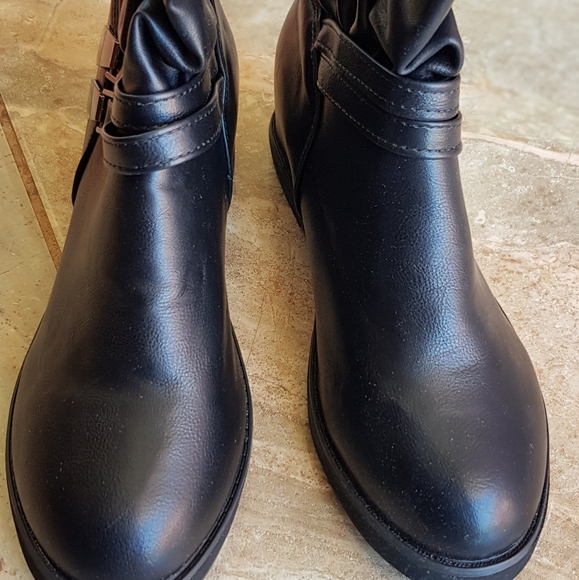Women black boots (new) - Picture 3 of 7